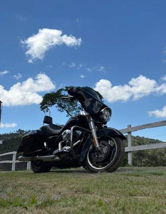 HARLEY-DAVIDSON STREET GLIDE 